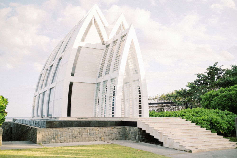 majestic-chapel-the-ritz-carlton-bali-wedding-002