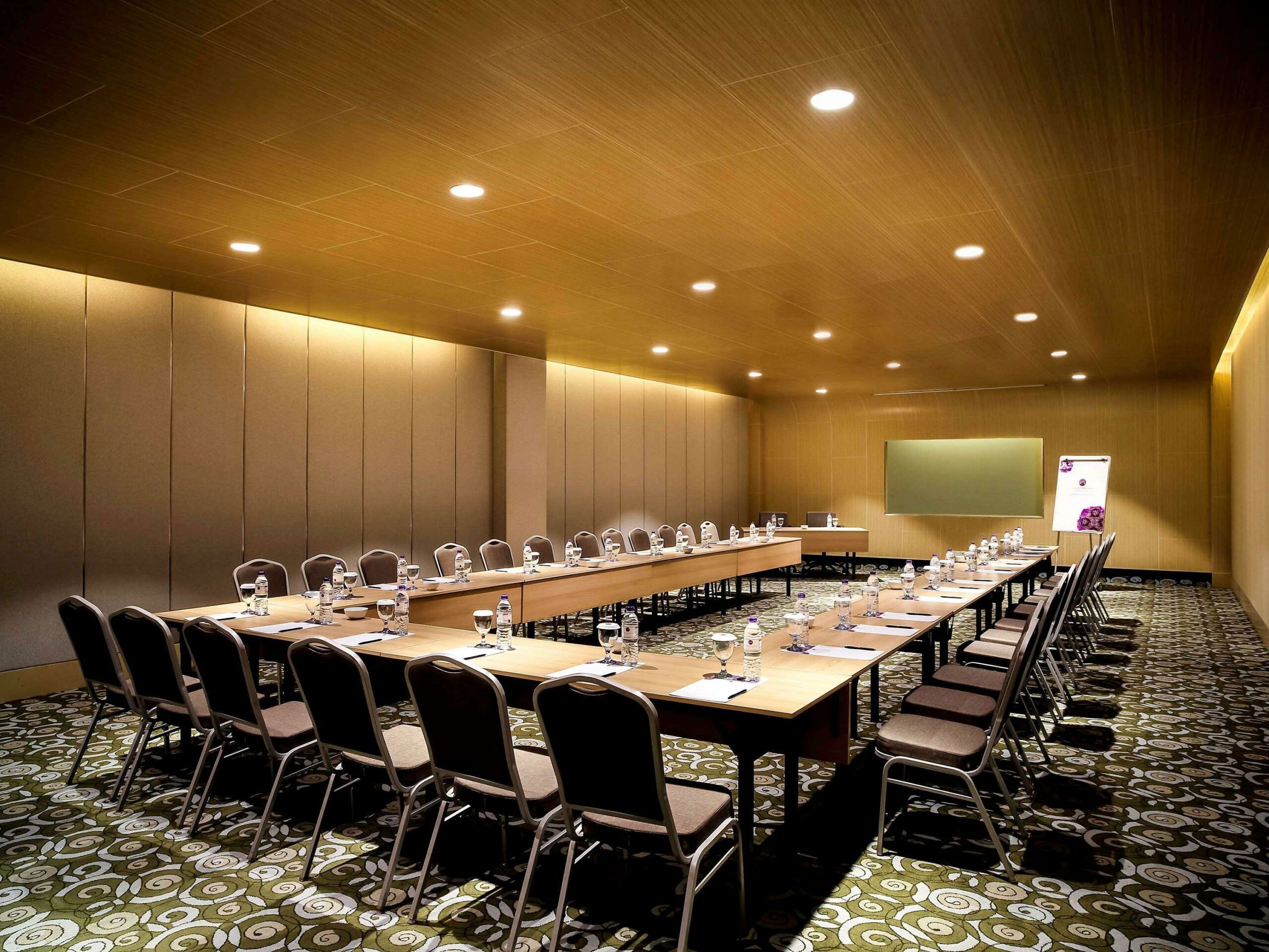 Grand-Mercure-Jakarta-Harmoni-Exterior