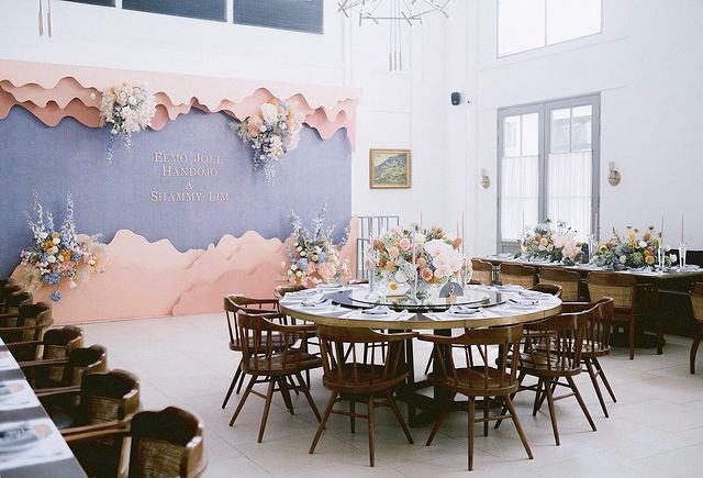 Photo by Royal Design Indonesia on (4)