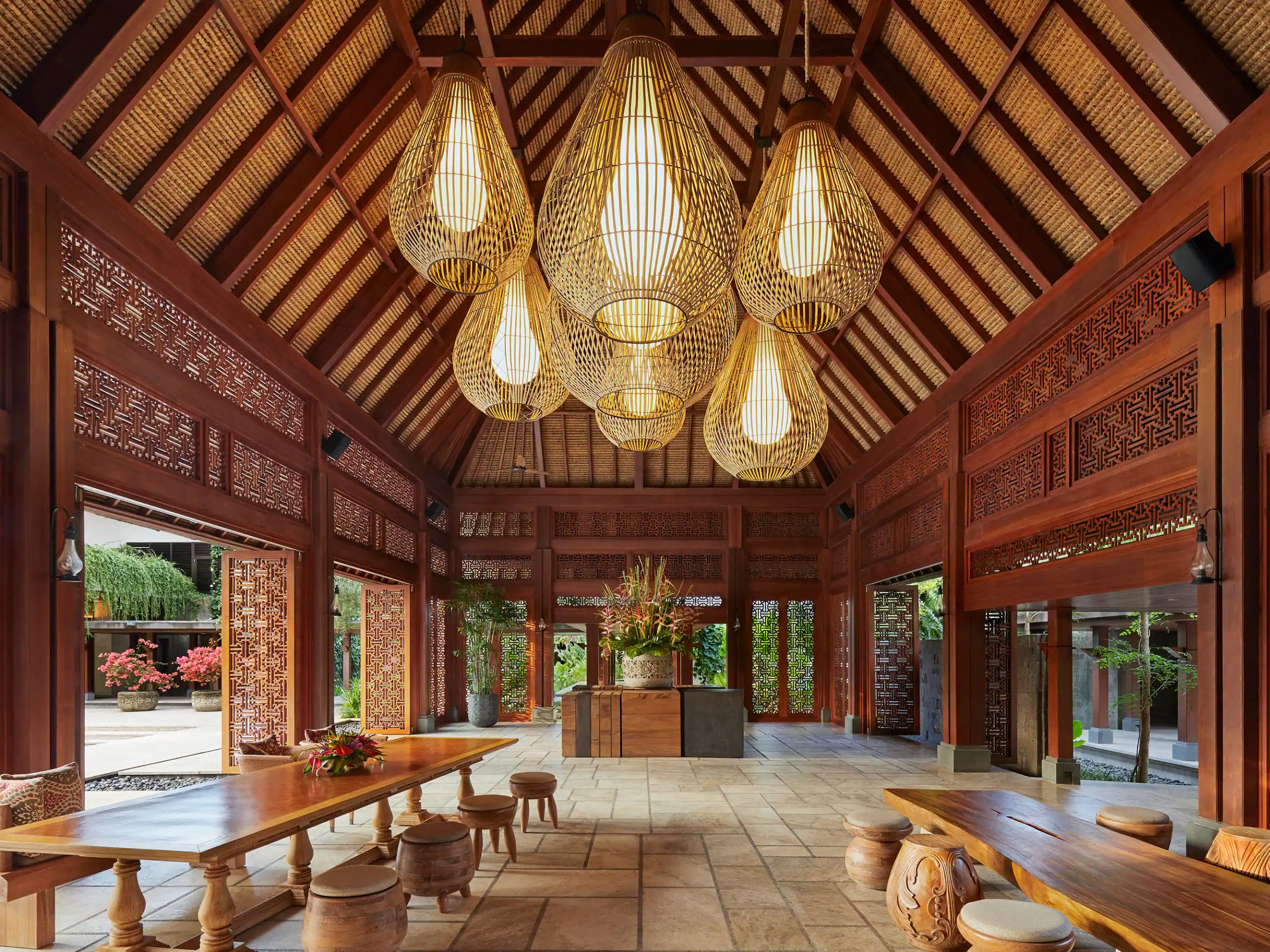 DPSAZ-P0551-Lobby-Daylight.4x3