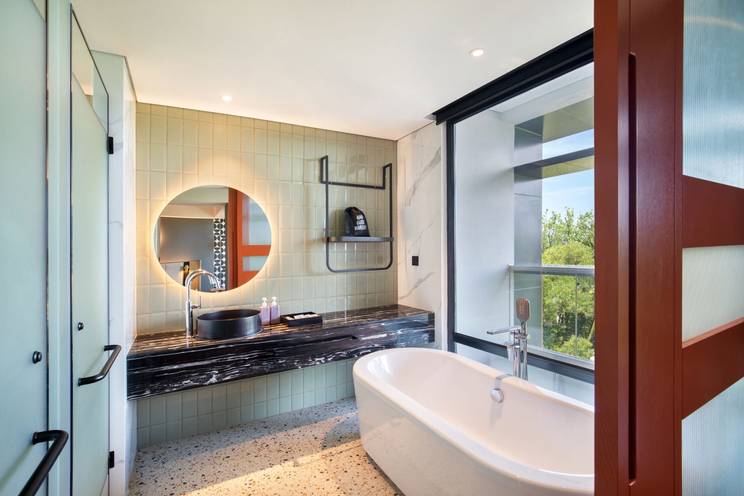 Room - TRIBE Comfort Suite Beach Front 04 - Bathroom