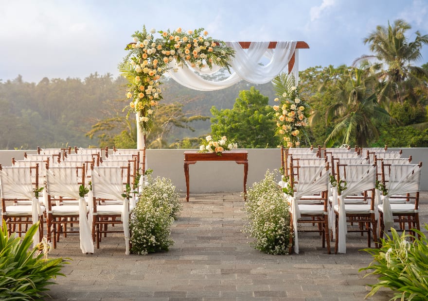 annatara_ubud_wedding_lobby_garden_880x620